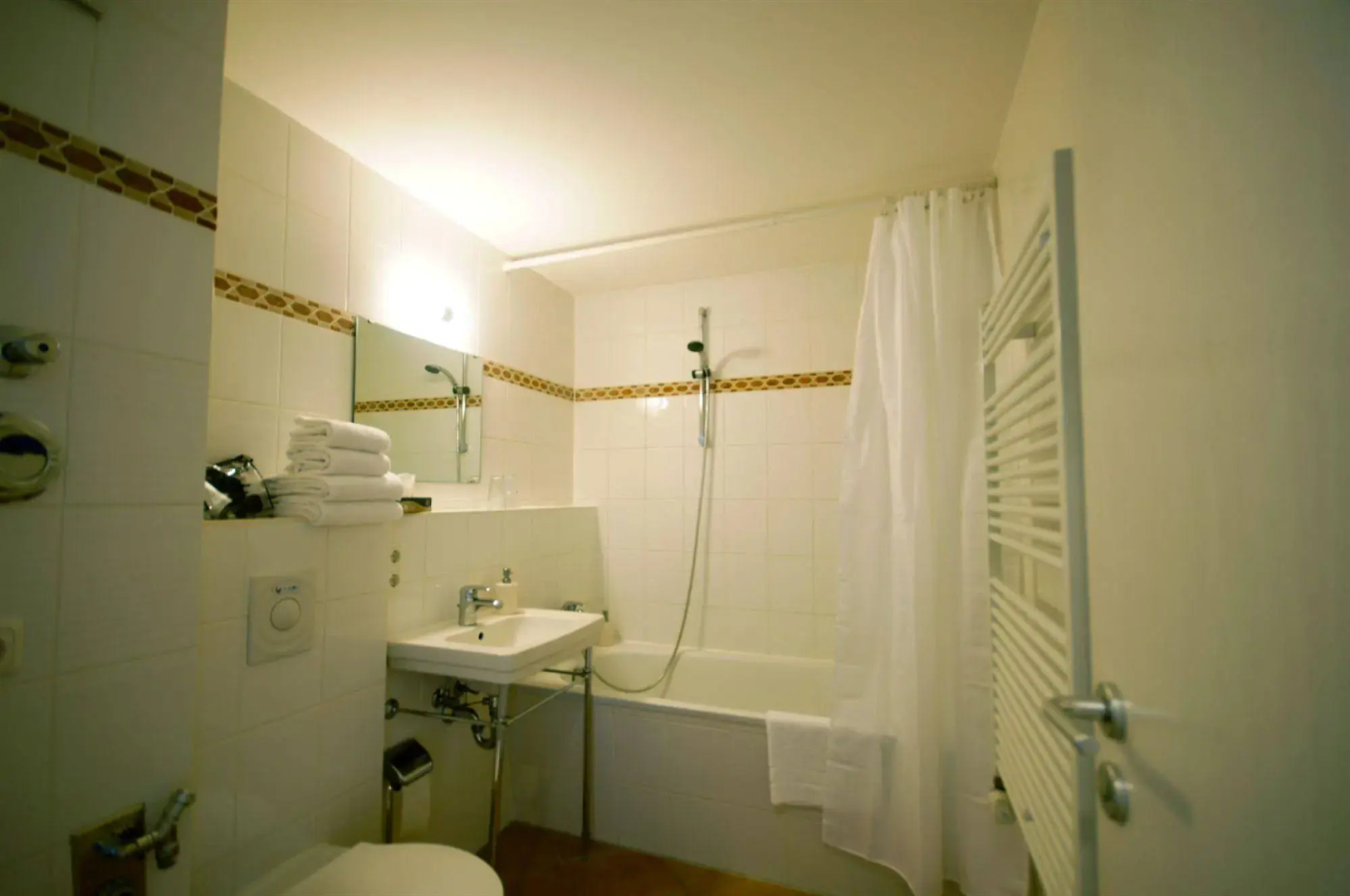 MIDI Inn - Parkhotel Mitte