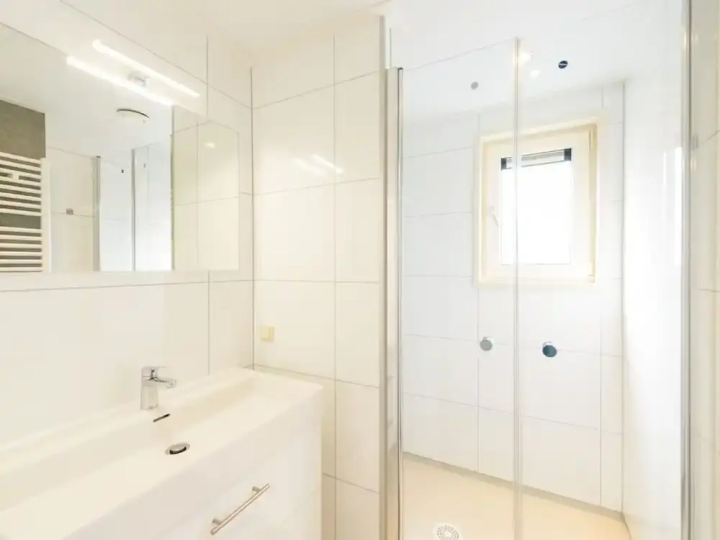 Modern Lodge With two Bath Rooms, Near the Beach