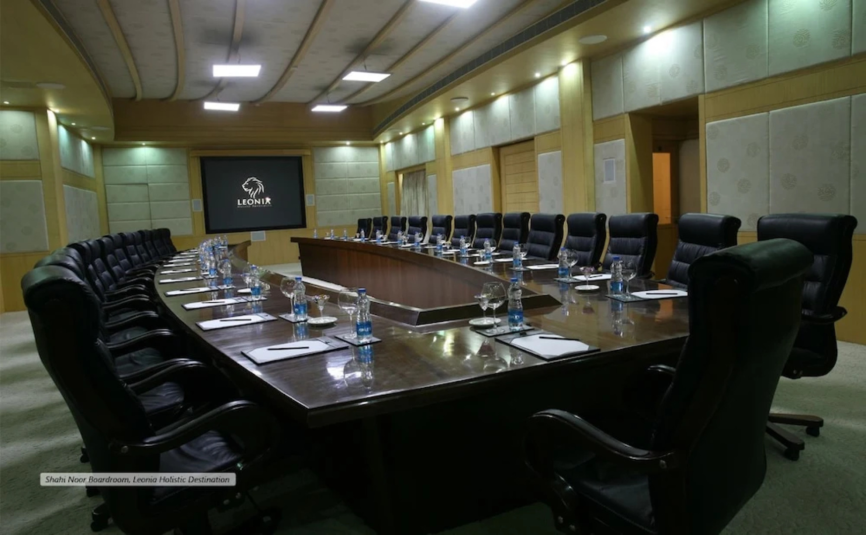 Lagoon Bay at Leonia Hotel