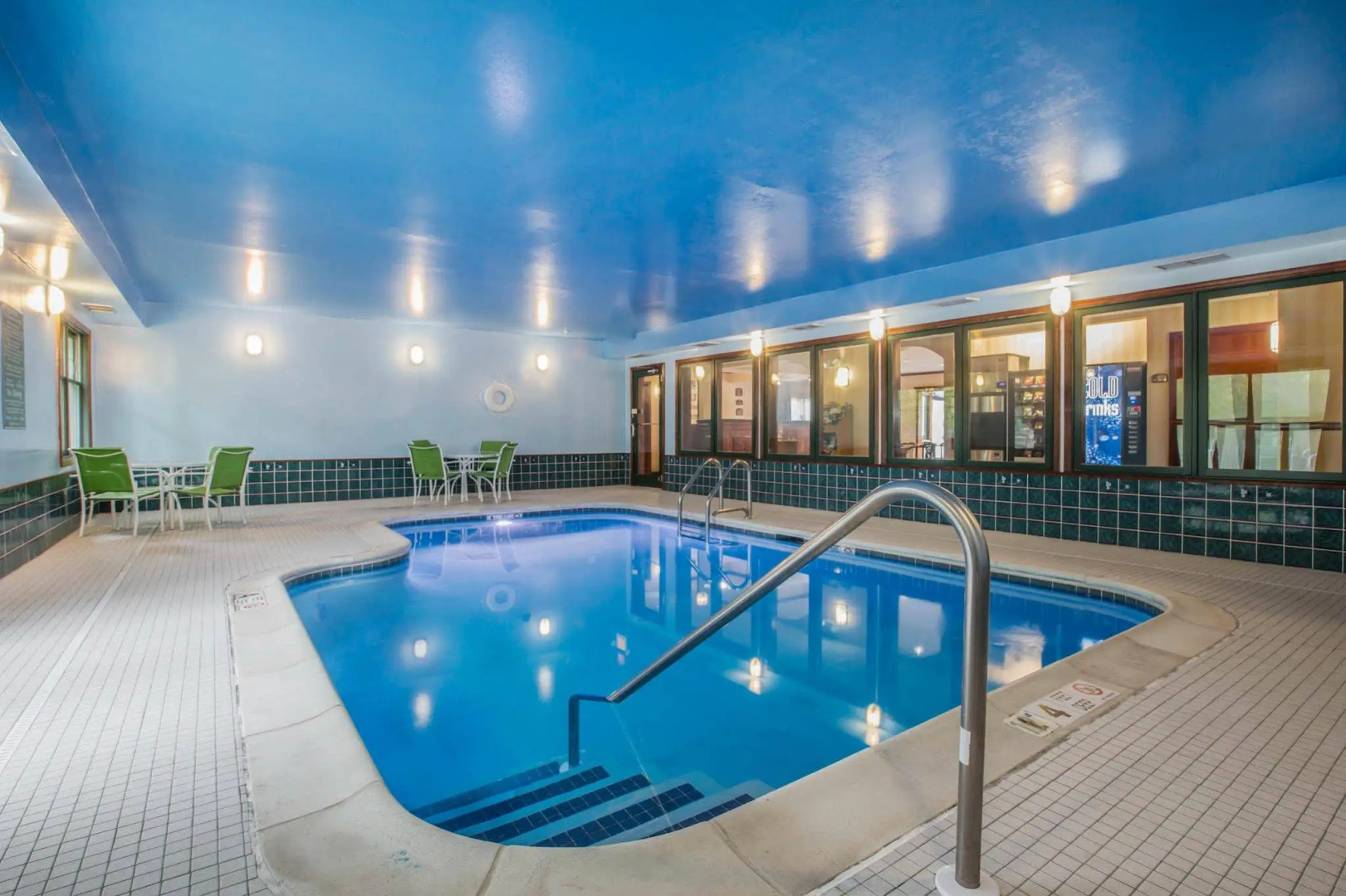 Econo Lodge Glens Falls / Lake George