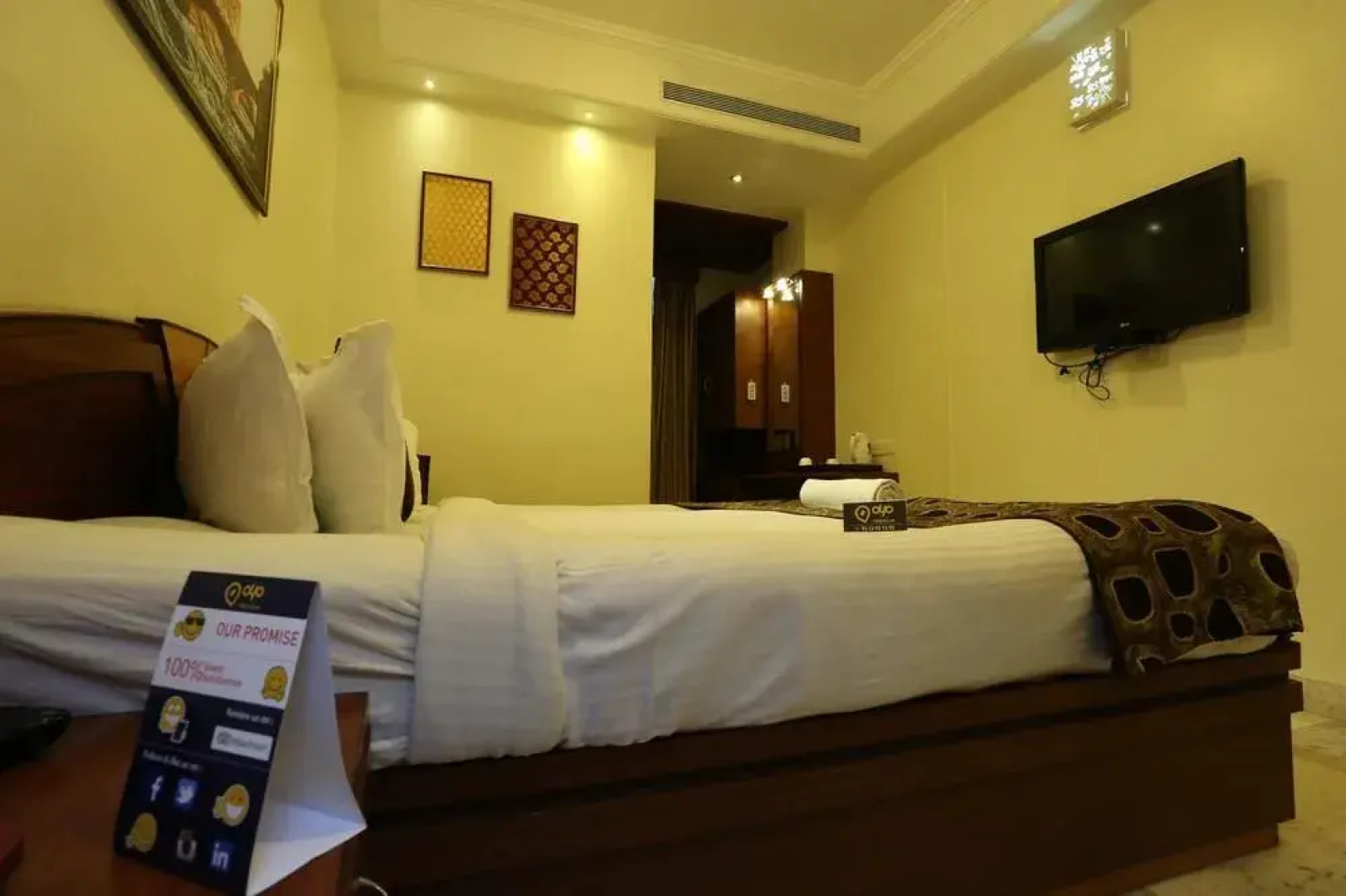 OYO 1437 near Russel Chowk