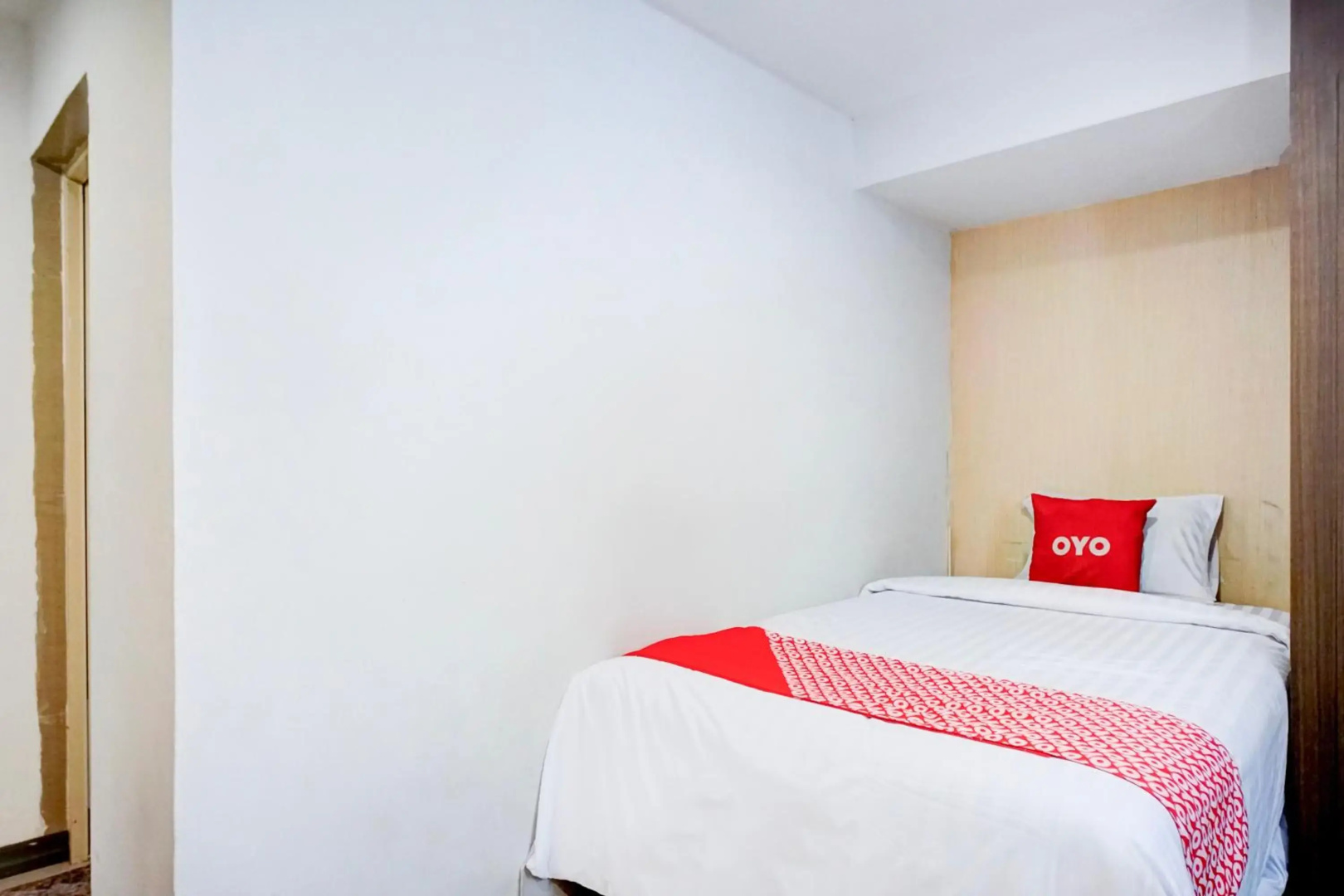 OYO 2574 Z Suites Hotel