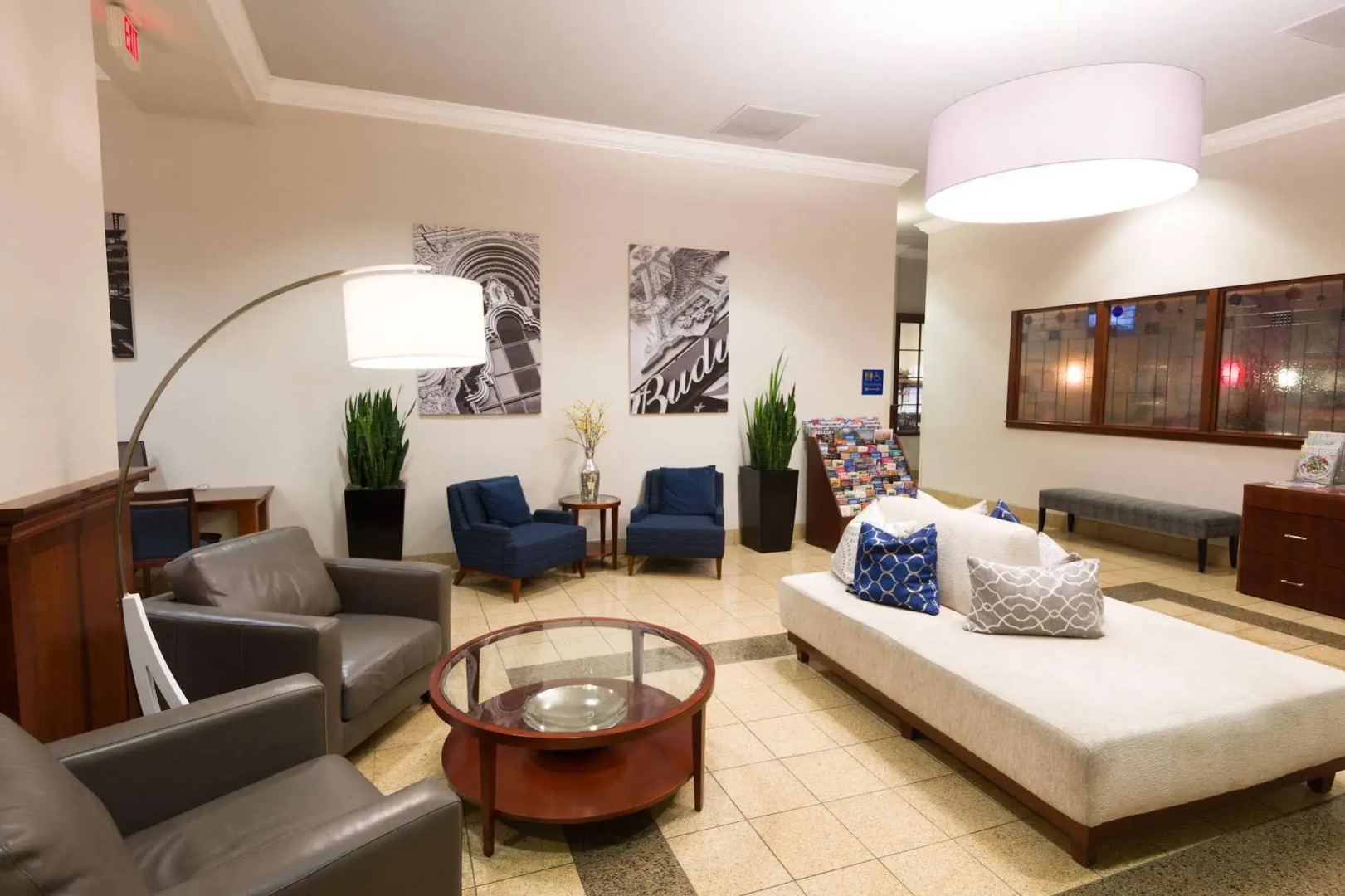 DoubleTree by Hilton St. Louis Forest Park