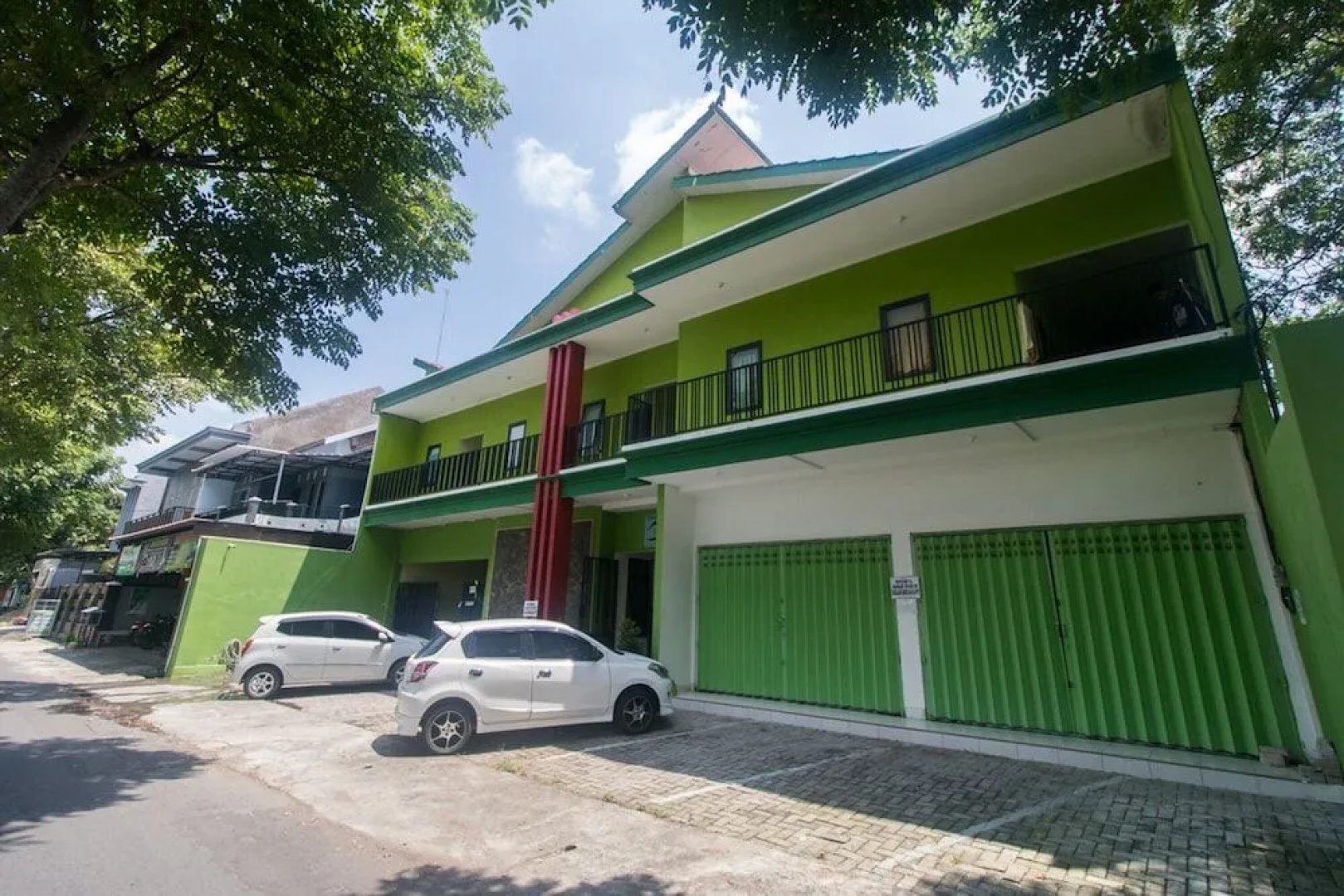 RedDoorz Syariah near Stasiun Madiun