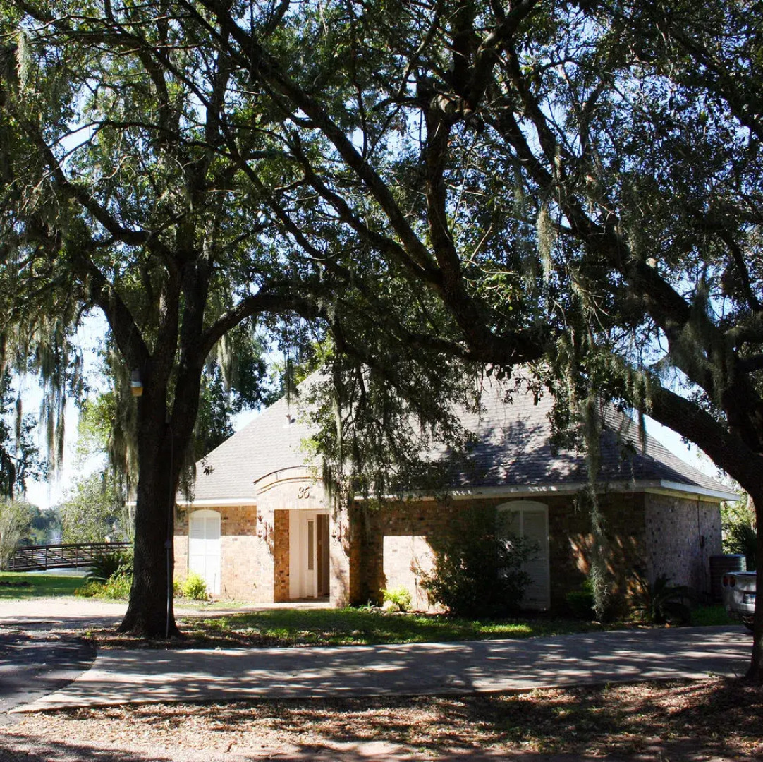 Columbia Lakes Country Club & Resort Hotel