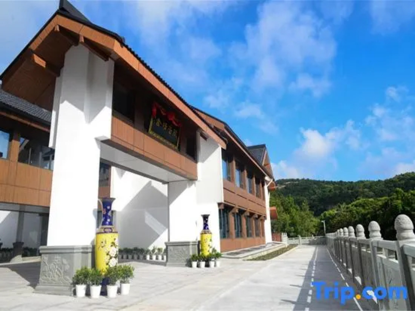 Putuo Hotel · Bore Jingshe