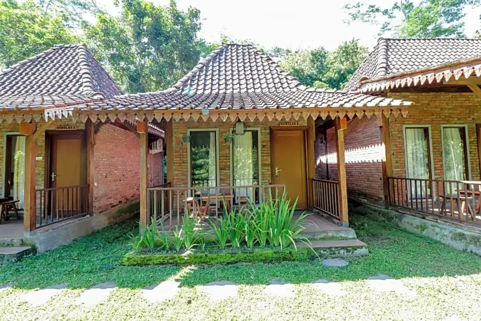 Balkondes Kenalan by ZUZU