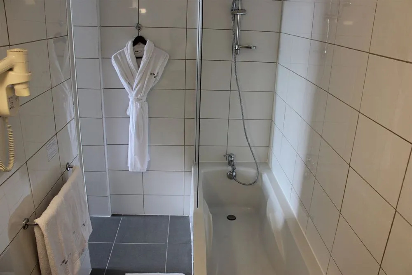 Albert Premier Hotel