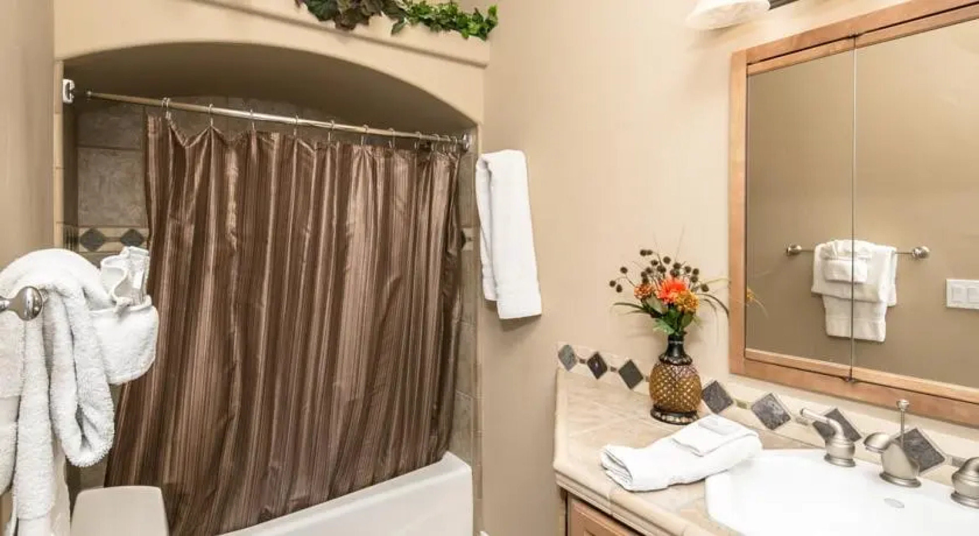 Coconut Grove by Destination Havasu