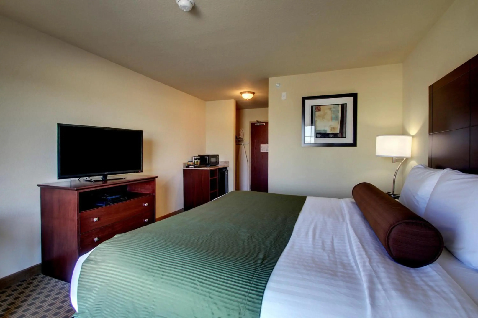 Cobblestone Inn & Suites - Carrington