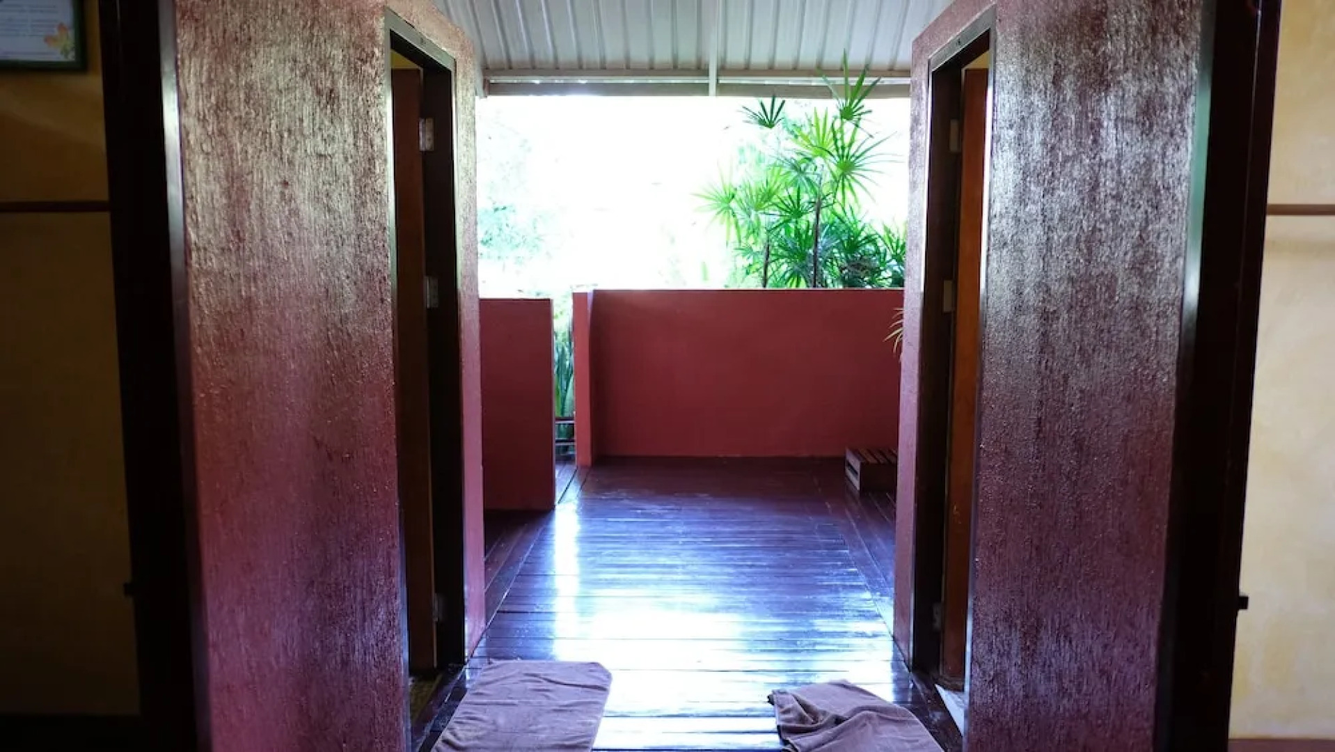 Sawasdee Lagoon Camping & Restaurant