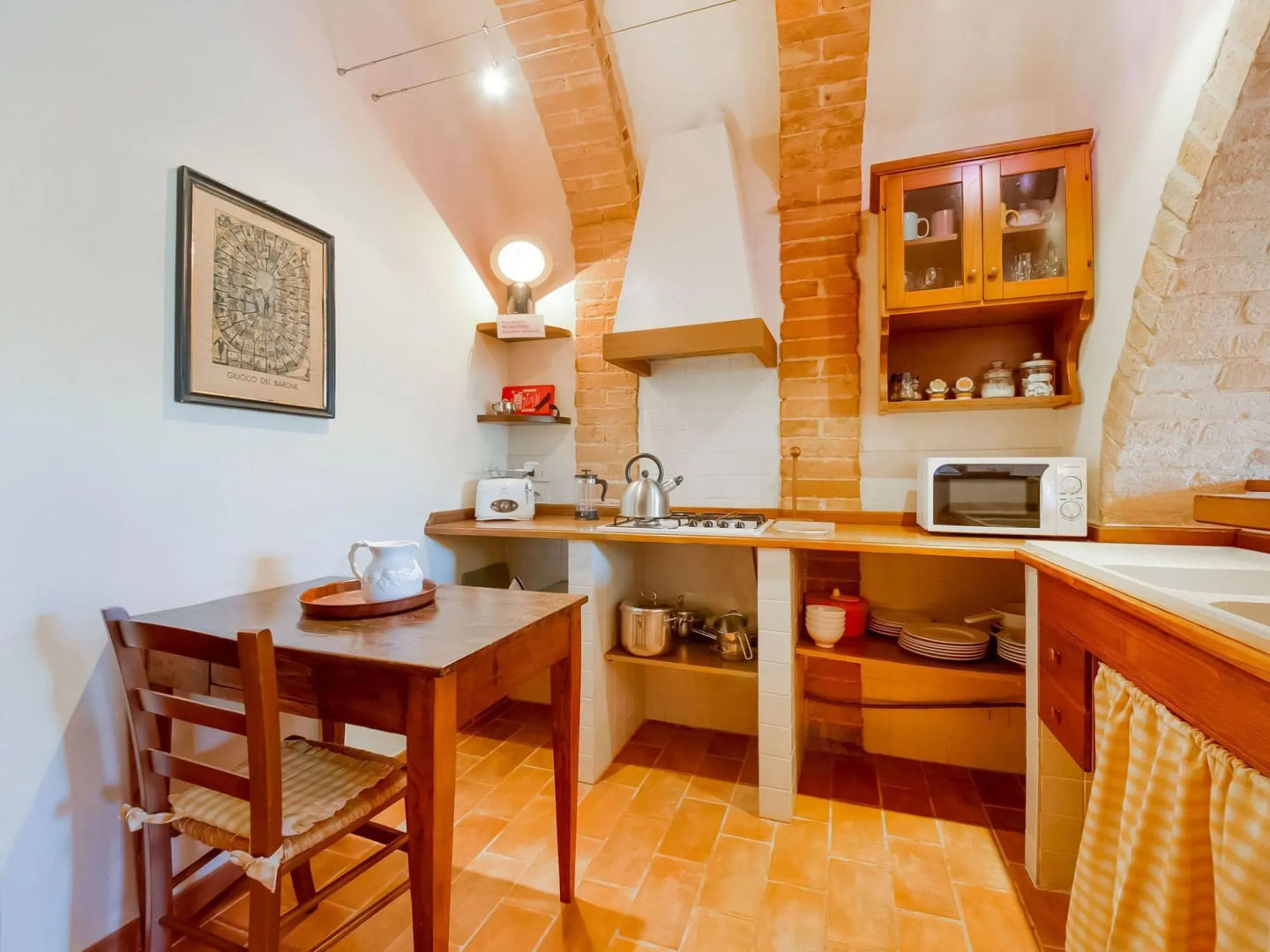 Boutique Cottage in Poggibonsi with Pool
