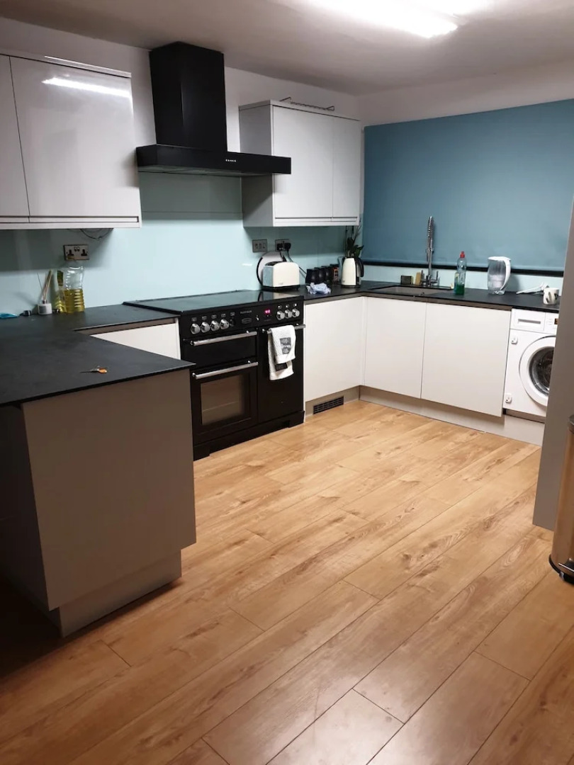 Corporate Large Modern 3 Bedroom House