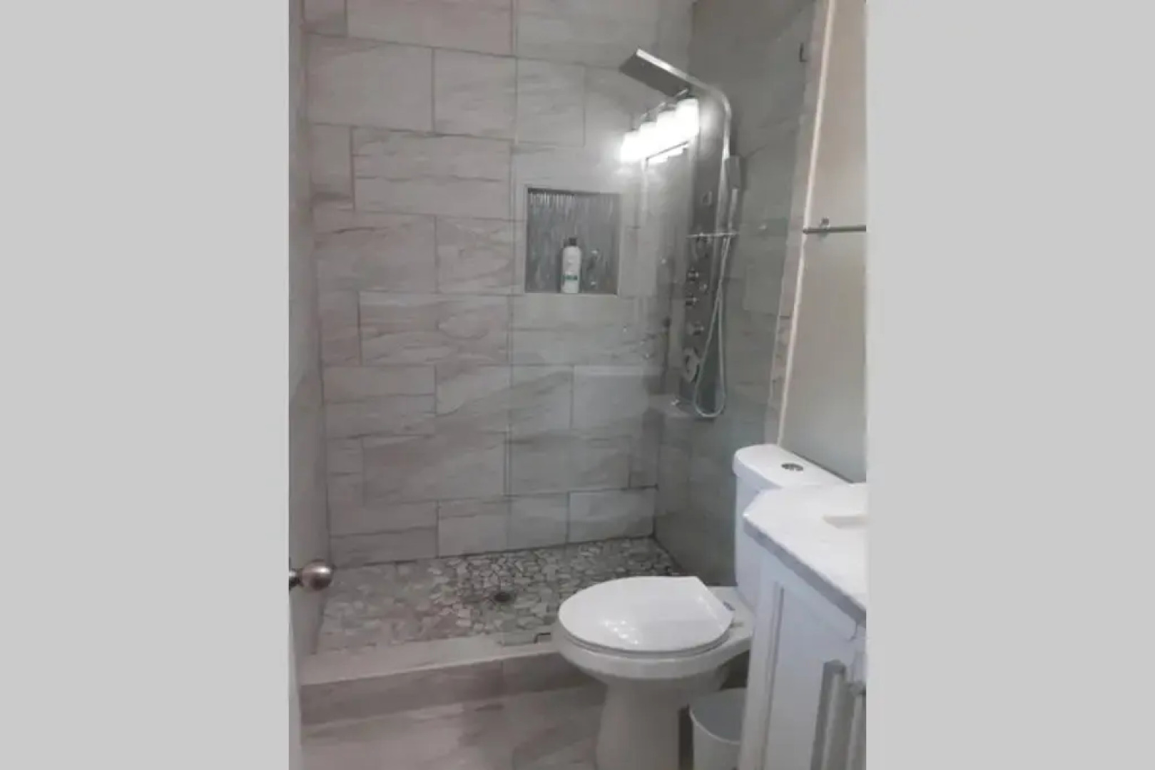 House with private swimming pool 3-6-8 f deep