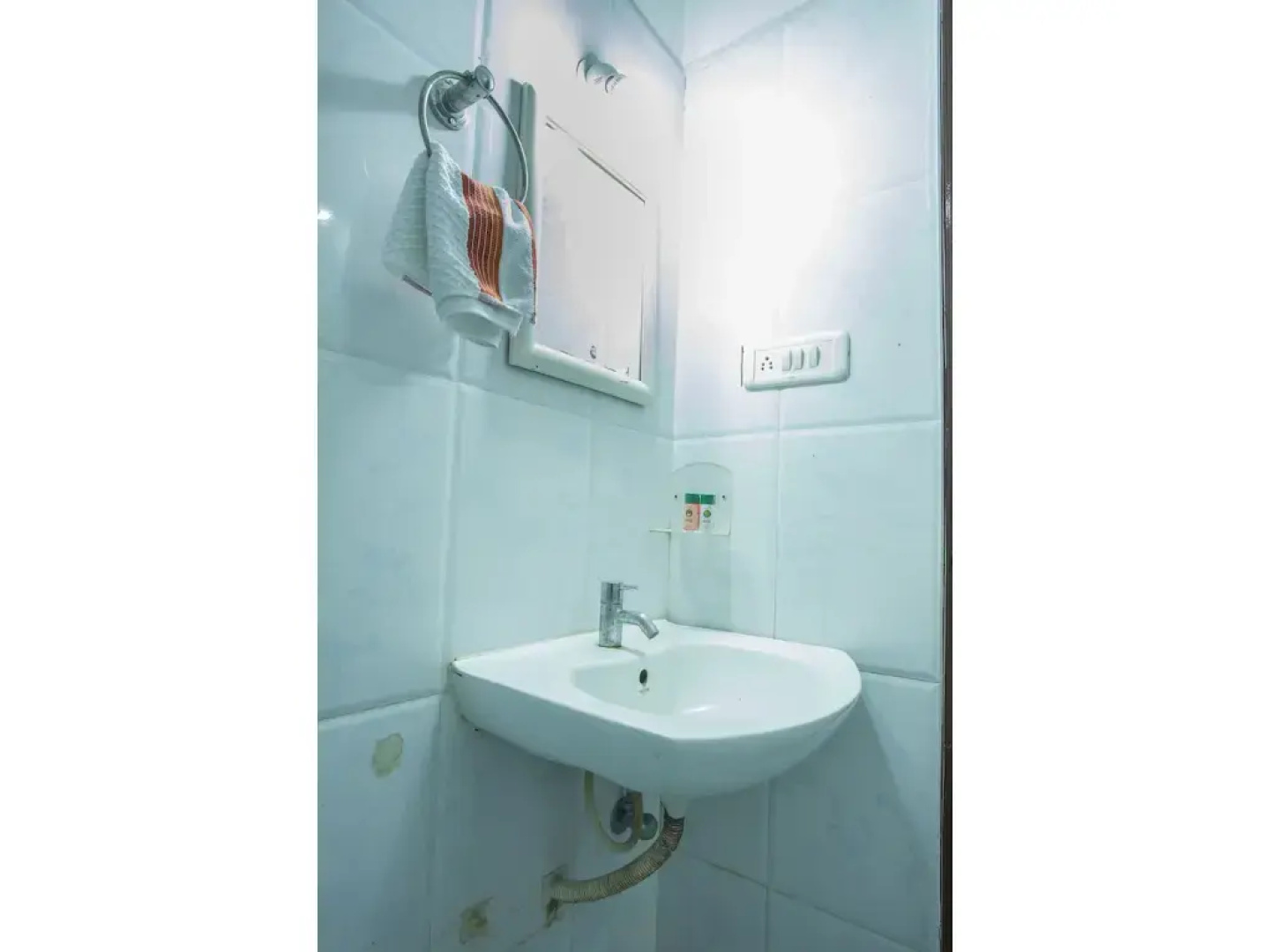 Hotel New Luxury Royale By OYO Rooms