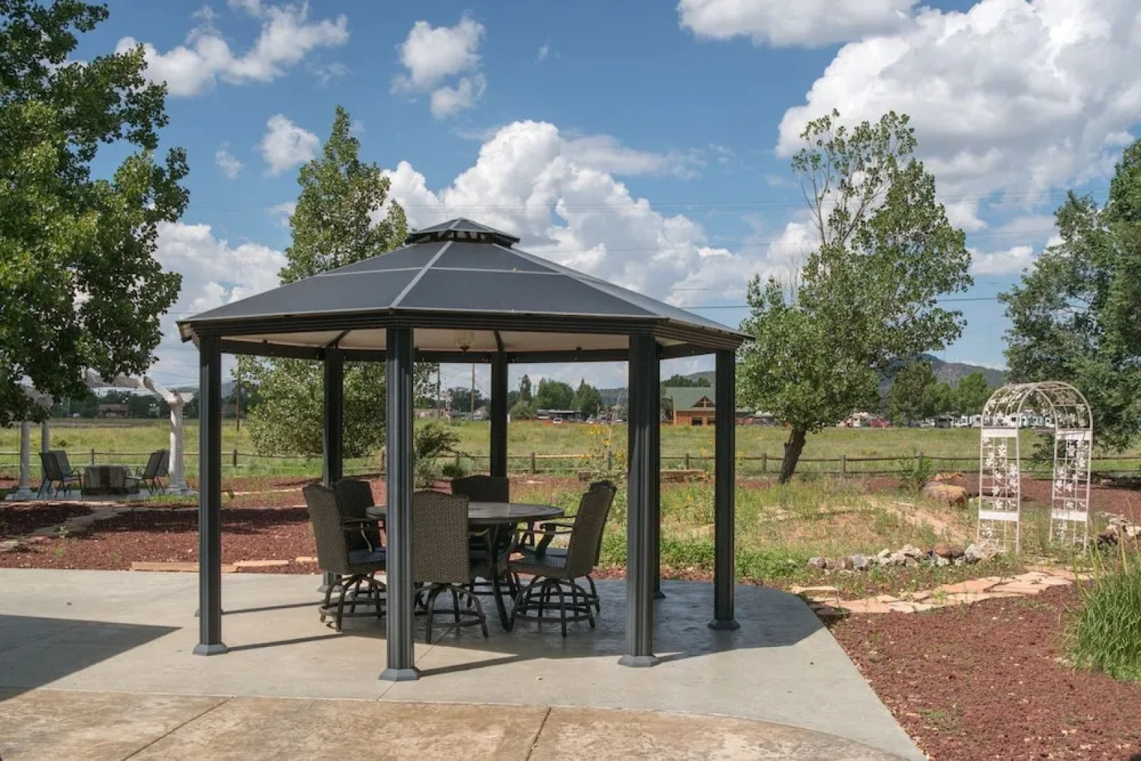Quarter Horse Lodge