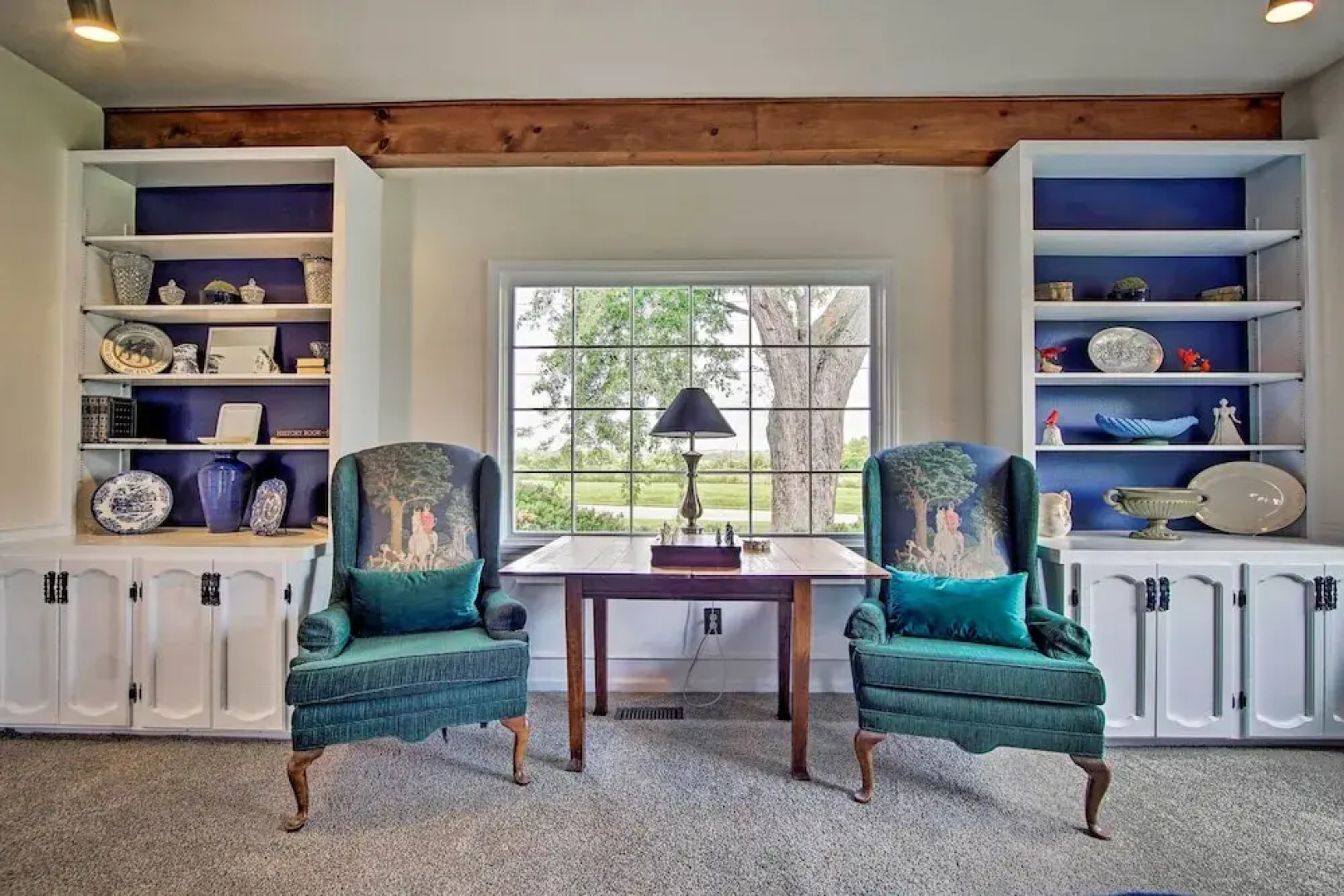 Remodeled Historic Farmhouse ~ 20 Mi to KC!