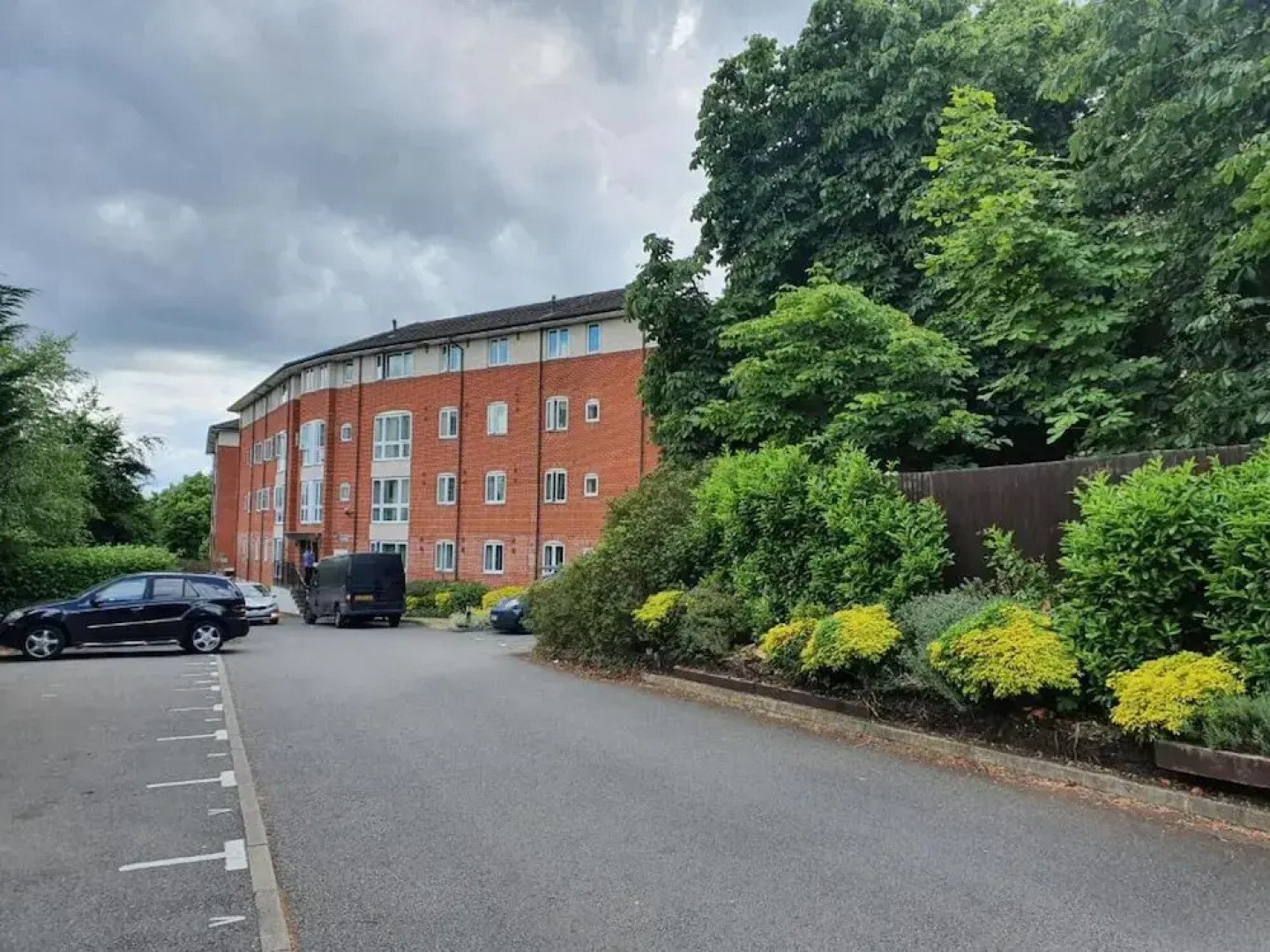 2 Bed Apartment - Sleeps 5 - Wifi - Parking - Pets