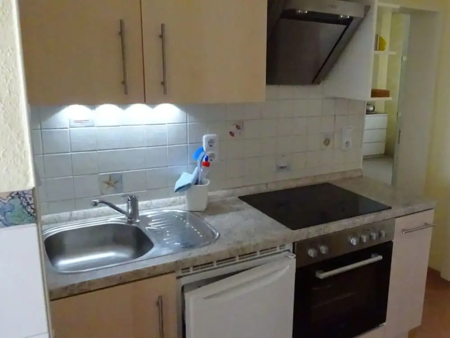 2 Rena Modern Retreat