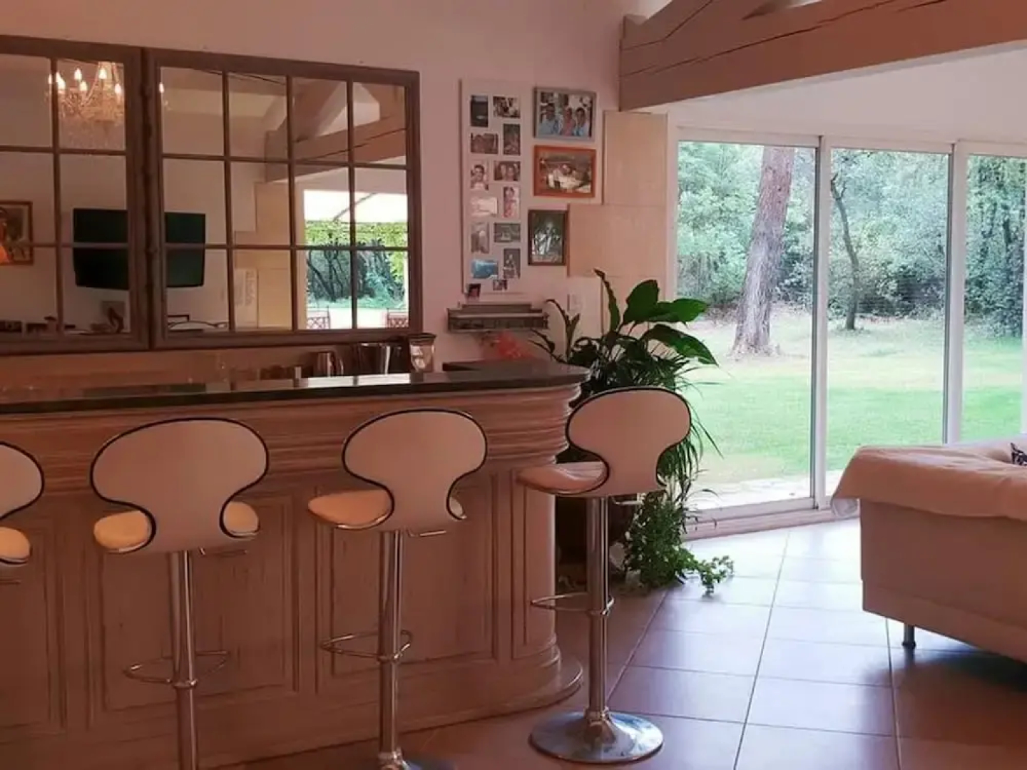 Villa in an Idyllic and Relaxing Setting Near Orange