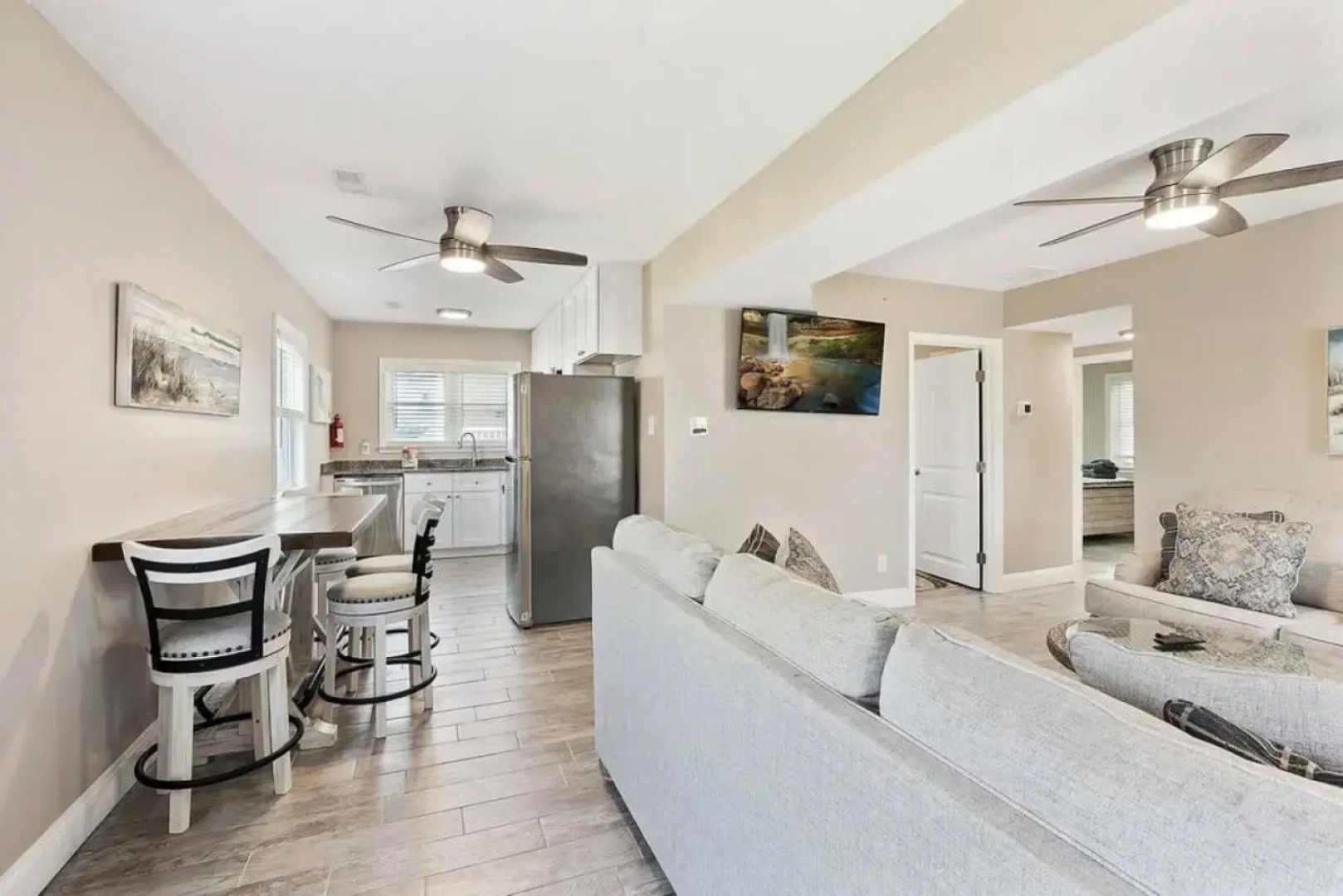 Spectacular 3 BR Condo One Block to the Beach