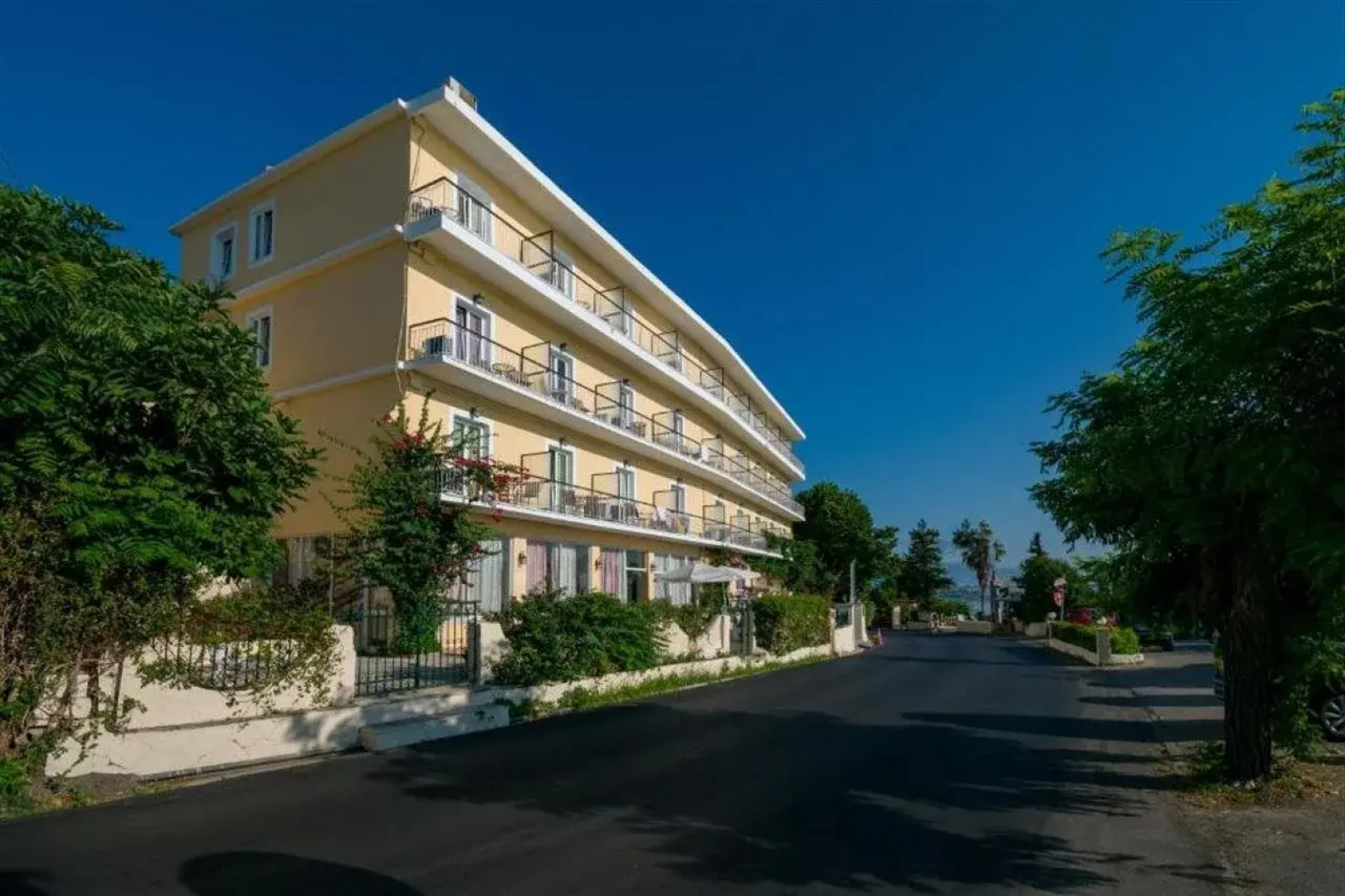 Aegli Hotel