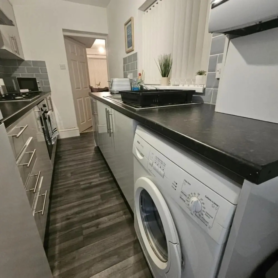 Charming Newcastle Home With Garden, Perfect for Families & Contractors