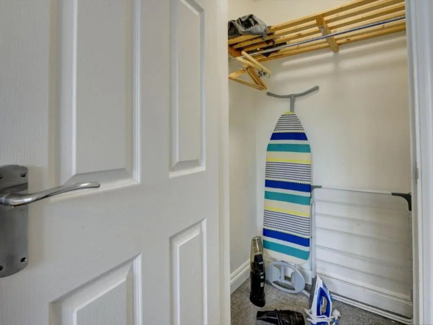 The Snagge I eco-Serviced Accommodation I A Cute Detached House I Large Garden I Pet Friendly I Free Parking I By SILVA