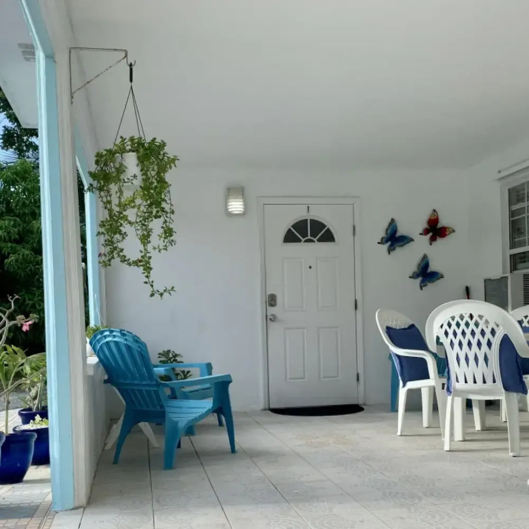 3 Suites Free Breakfast Steps to Beach