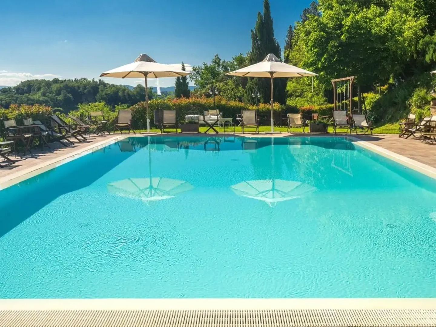 Apartment in Tuscany With Pool & Garden