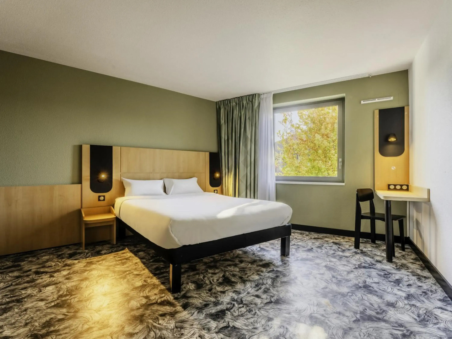 B&B HOTEL Maubeuge Gare