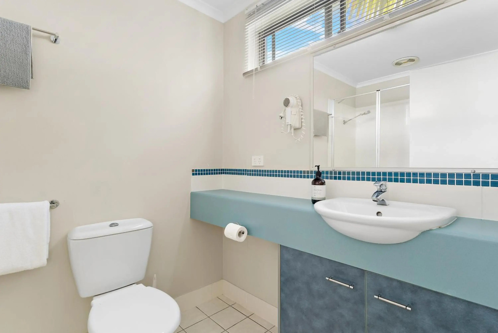 Modern & Stylish 2 Bedroom Townhouse