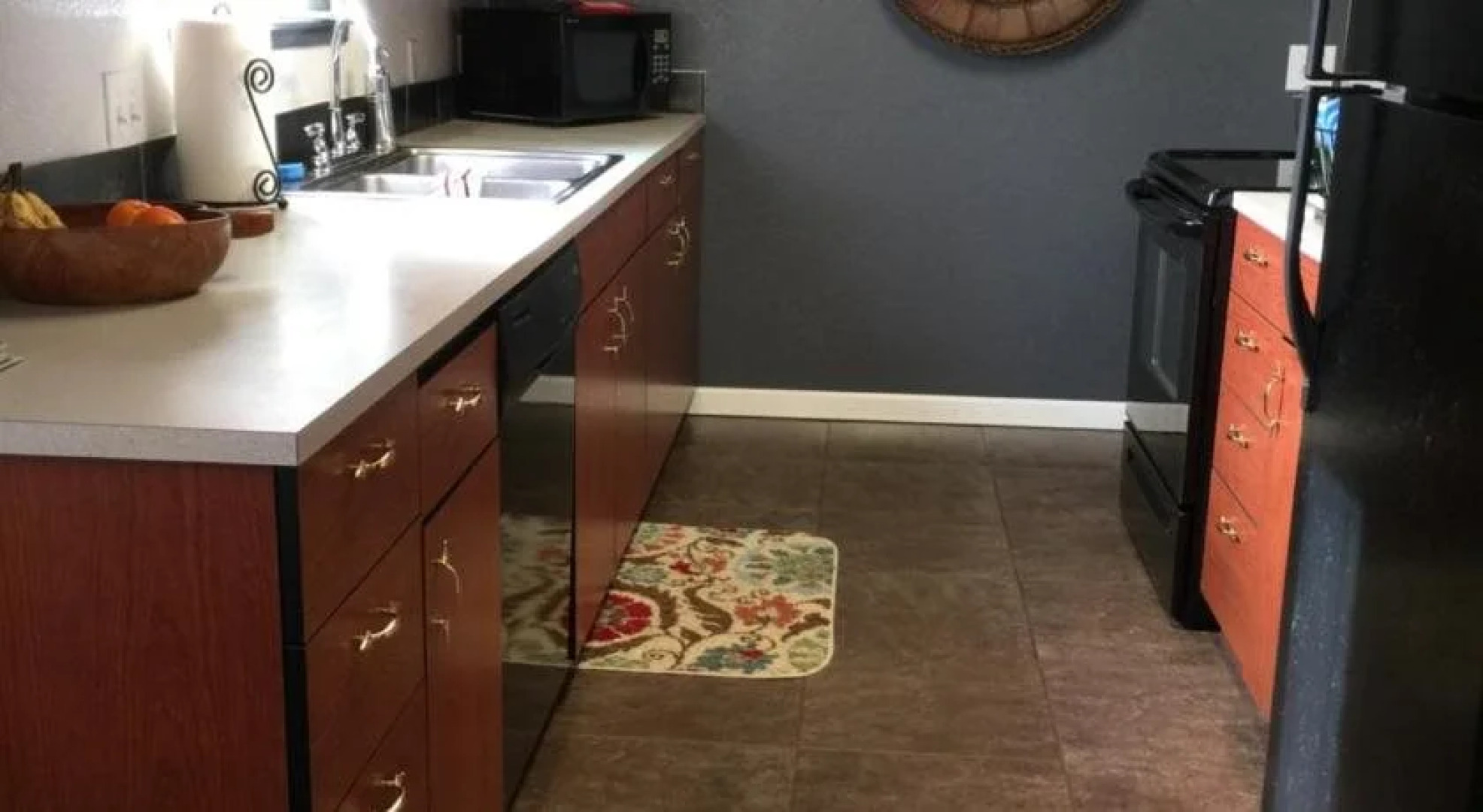 White House Inn on the Waterfront