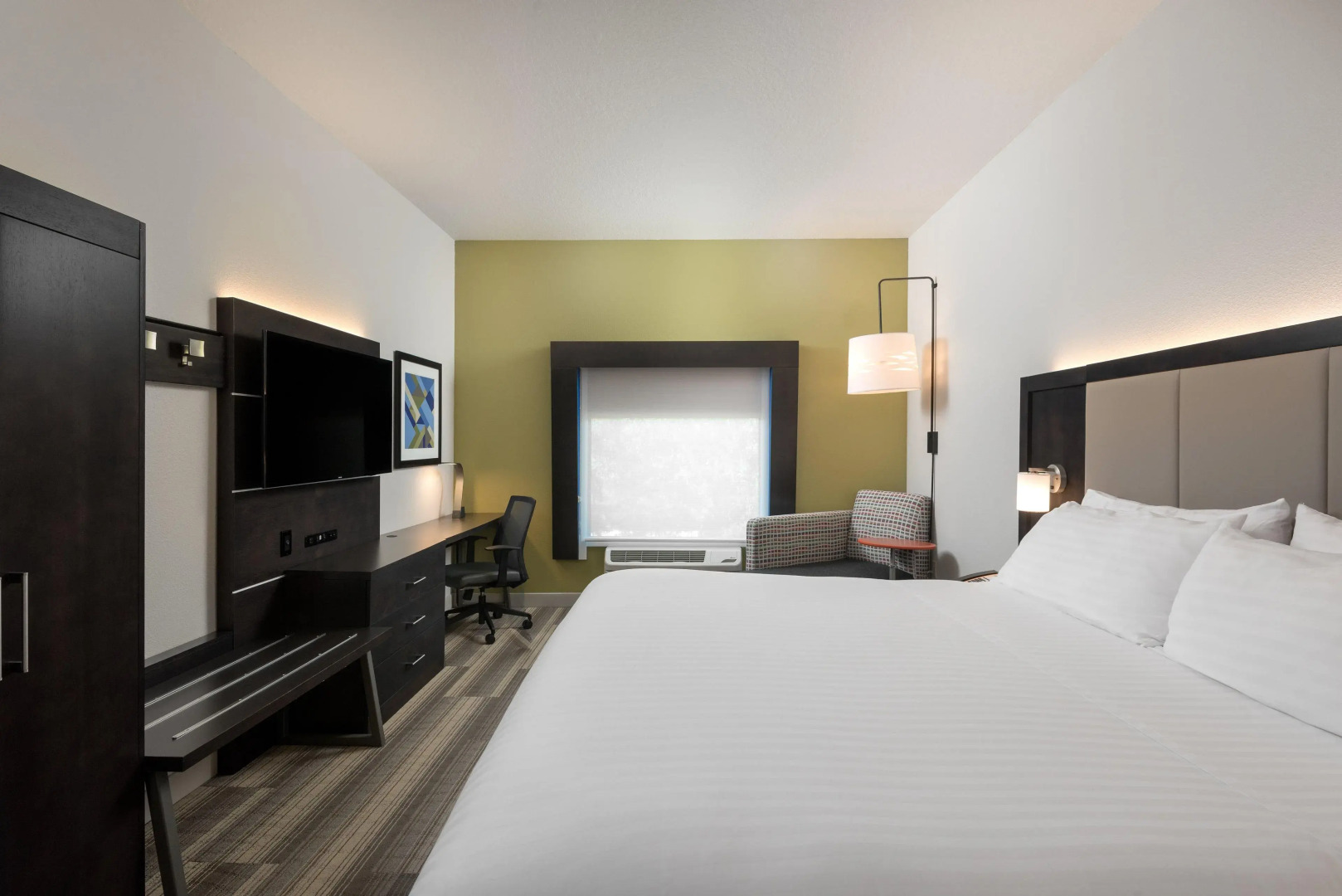Holiday Inn Express & Suites Lakeland South by IHG