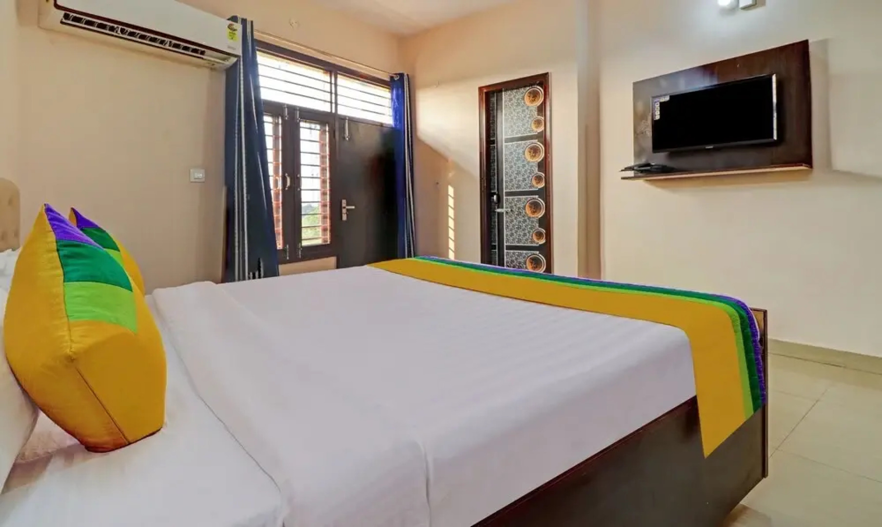 Itsy By Treebo - Divine Inn