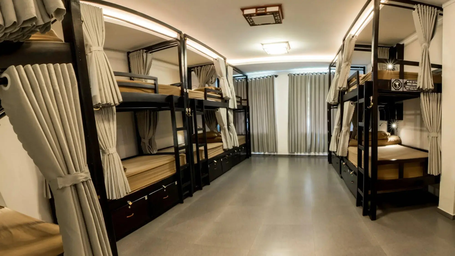Phu House Hostel