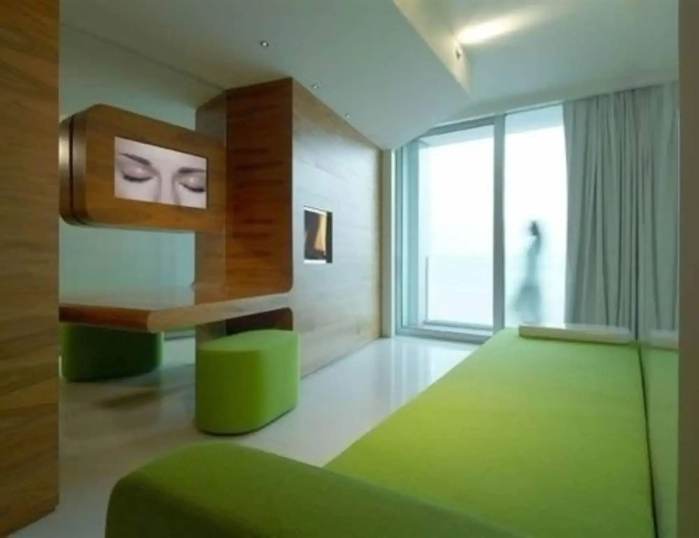 i-Suite Hotel