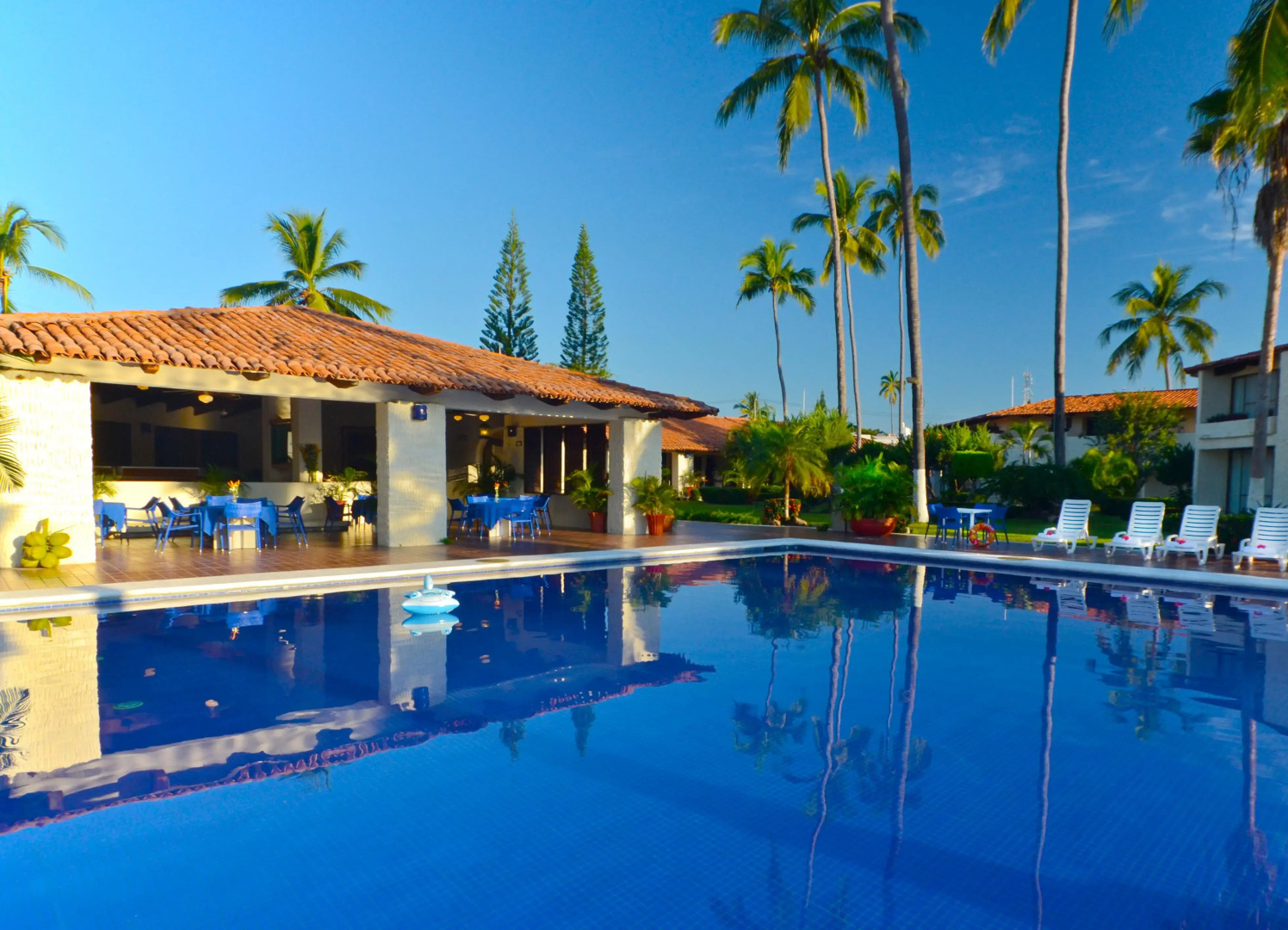 Cabo Blanco Hotel & Marina