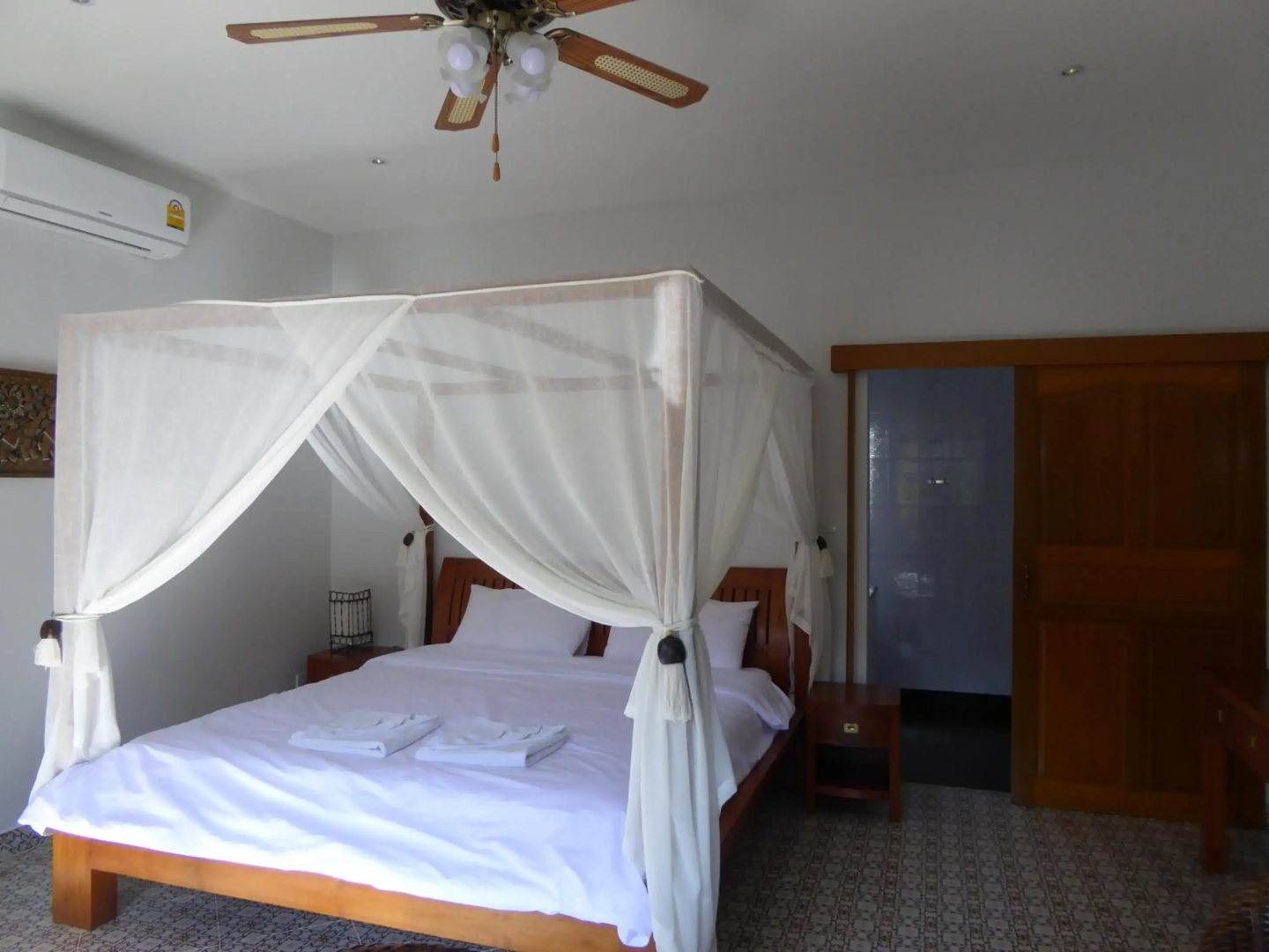 VIP Chain Resort Pool Villa