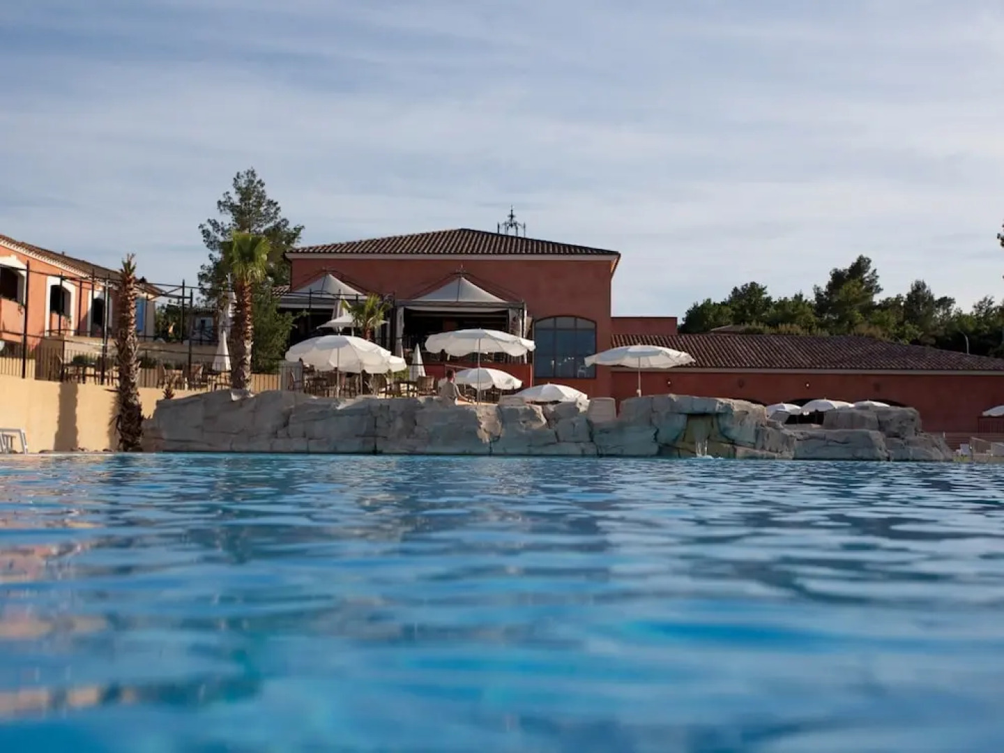 Attractive Holiday Home With two Bathrooms and a Jacuzzi