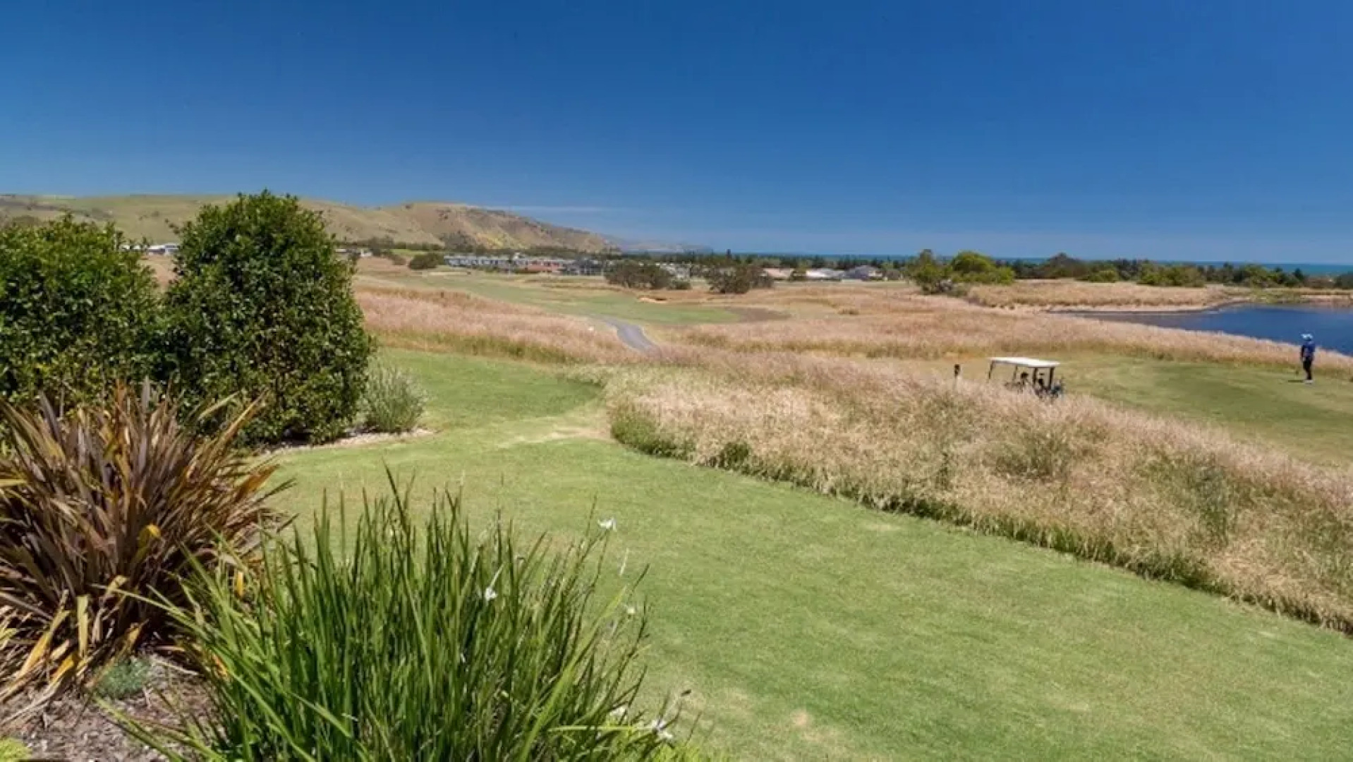 Golfers Paradise (18th Tee) - 52 Huntingdale Drive