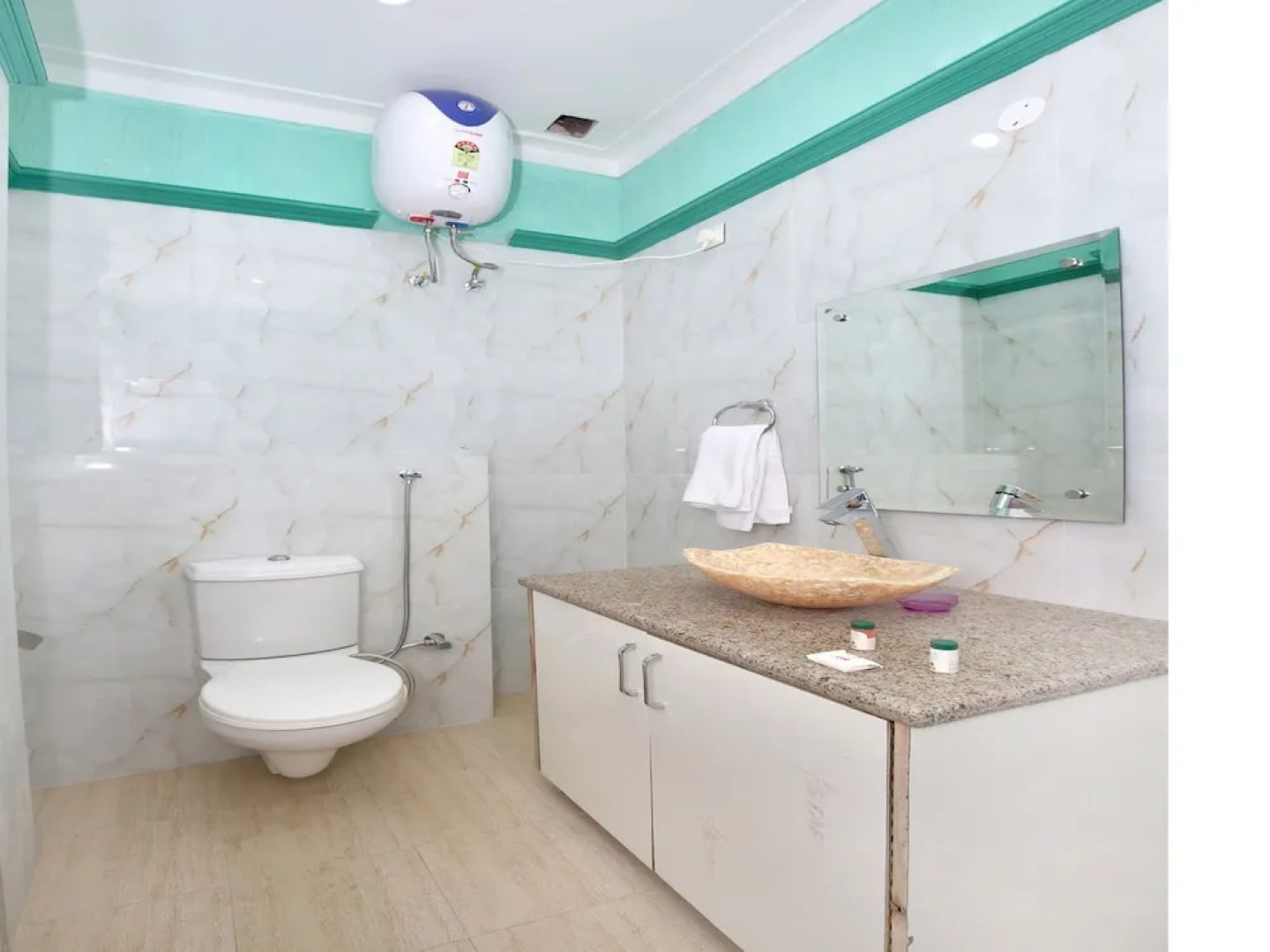 OYO 13130 Dream Nest