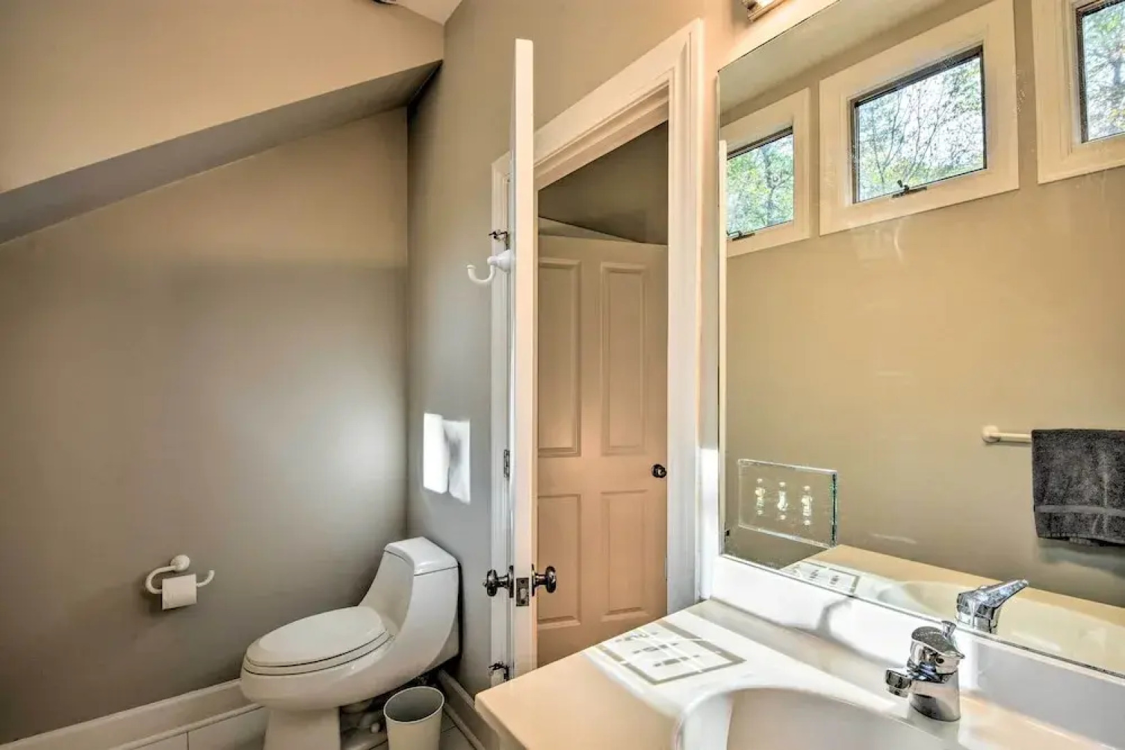 Luxe Big Canoe Resort Home w/ 3 Decks & Mtn Views!