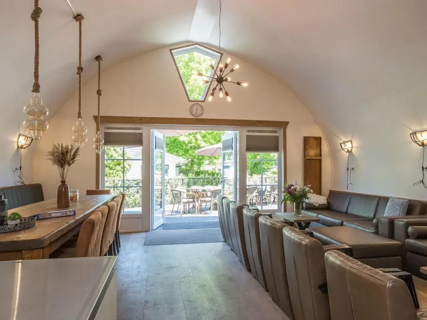 Beautiful House With Sandy Beach, Near Giethoorn