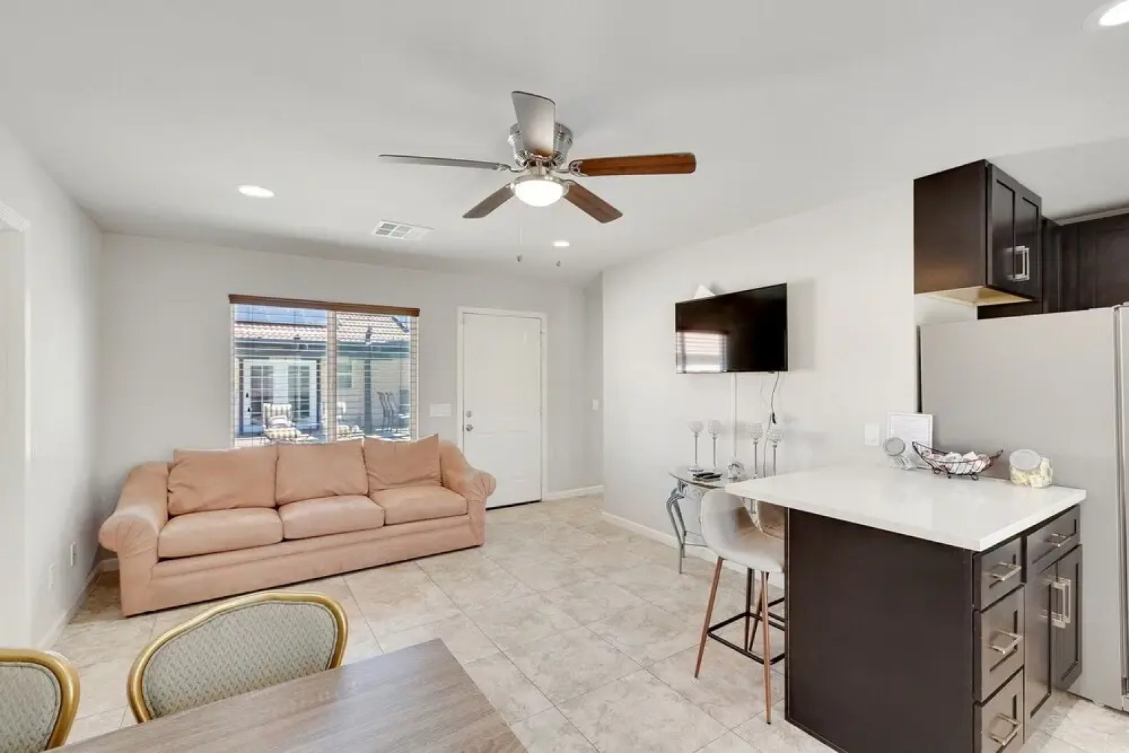 Desert Oasis Getaway 5 Bedroom Home by Redawning