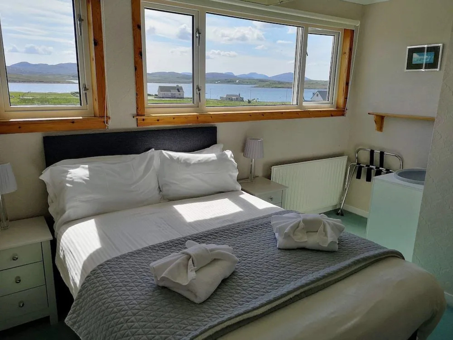 Loch Roag Guest House & Eshcol Guest House