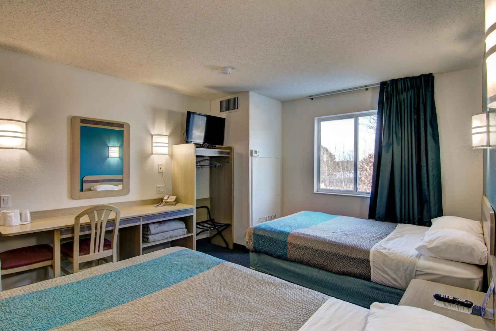 Econo Lodge Menomonie I-94