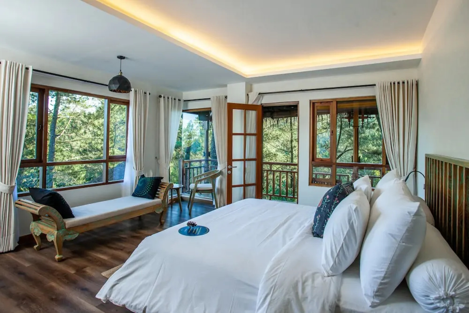 Tira Vilagna Suites & Spa