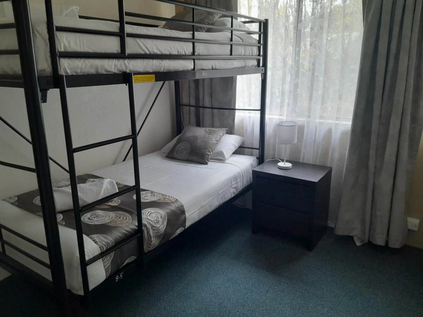 Murray Gardens Cottages & Motel