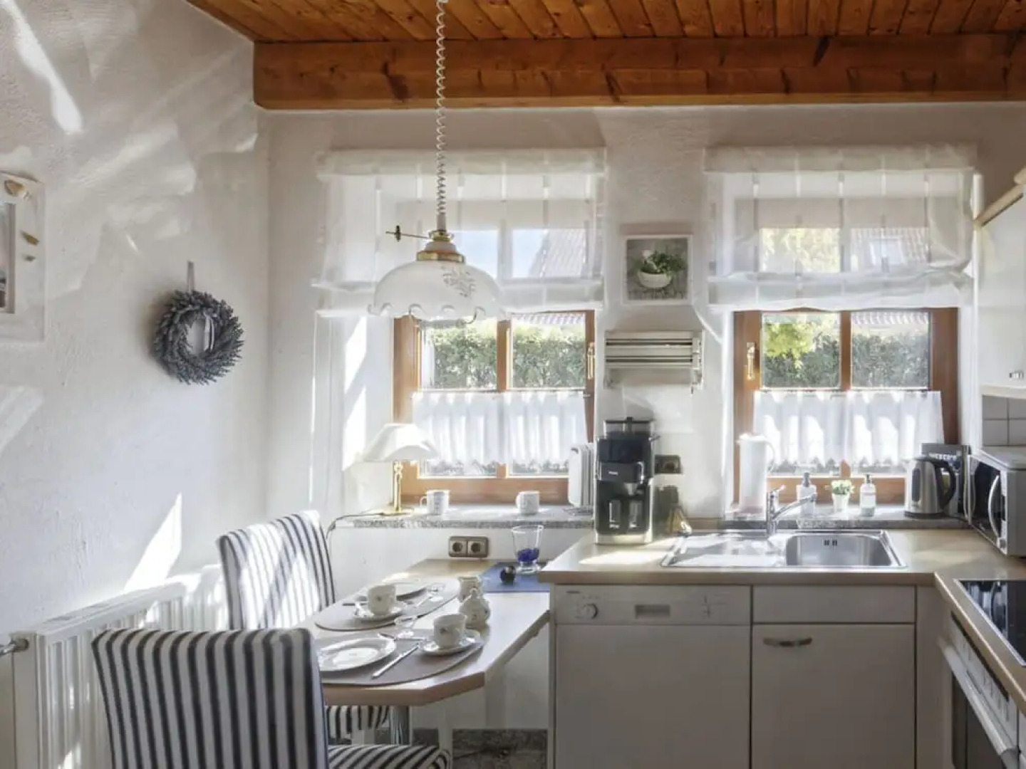 Henny Modern Retreat